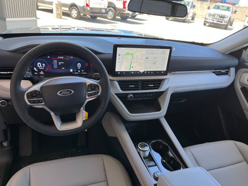 New 2026 Ford Explorer Active w/ Active Comfort Package AWD/4WD image 8