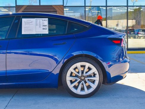Used 2021 Tesla Model 3 Standard Range Plus image 28