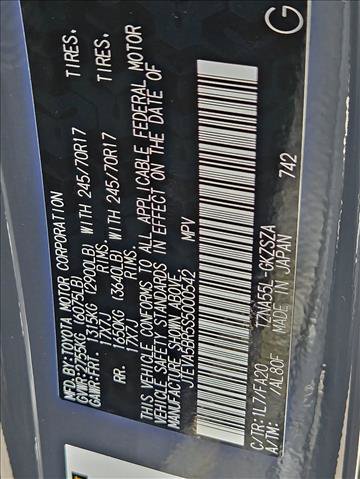 Used 2025 Toyota 4Runner SR5 AWD/4WD image 24