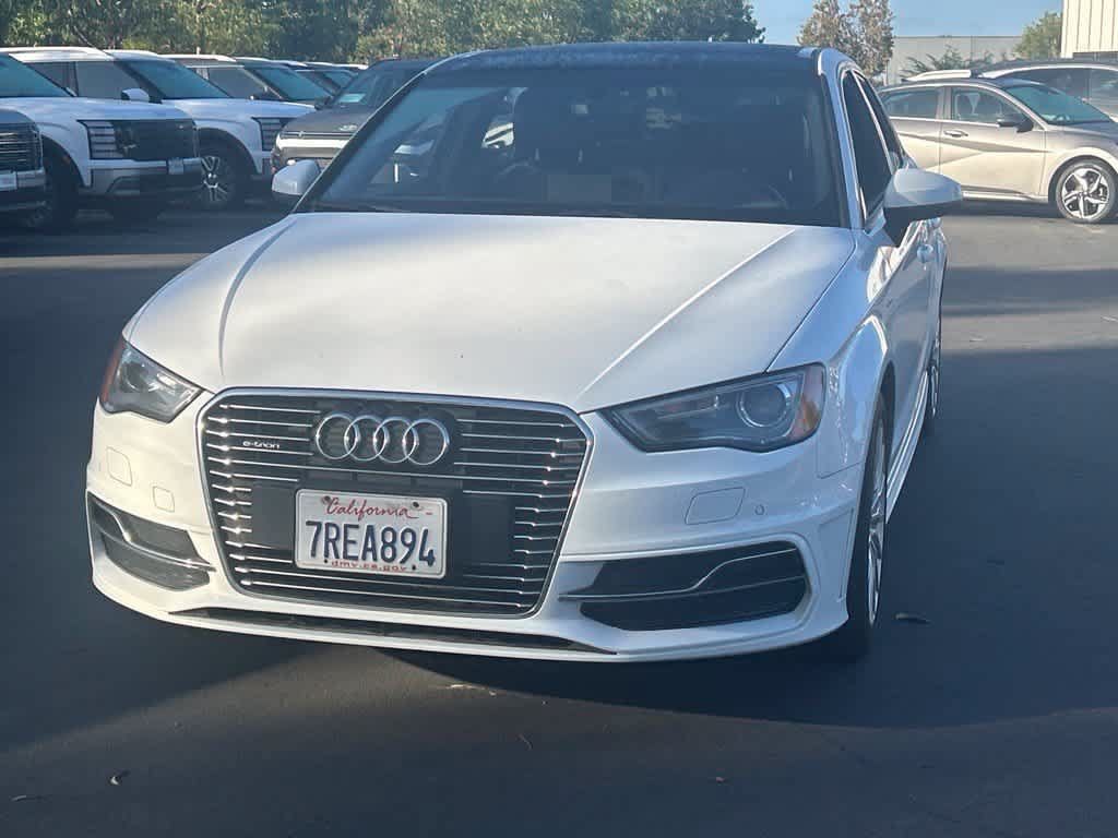 Used 2016 Audi A3 e-tron Premium w/ Audi MMI Navigation Plus FWD image 2