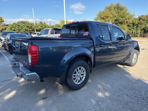 Used 2015 Nissan Frontier SV image 3