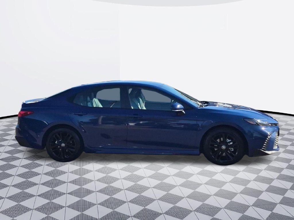 Used 2025 Toyota Camry SE FWD image 7