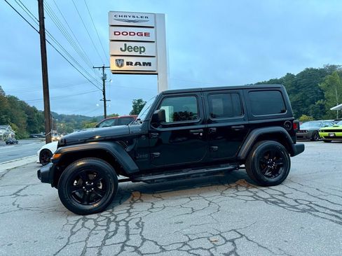 Used 2021 Jeep Wrangler Unlimited Sport w/ Technology Group image 2