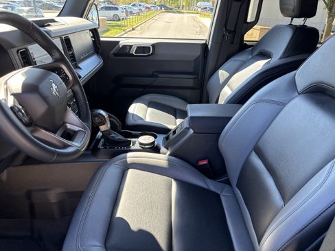 Used 2024 Ford Bronco Big Bend image 16