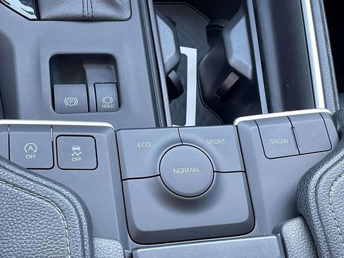 Used 2025 Toyota Grand Highlander FWD image 27