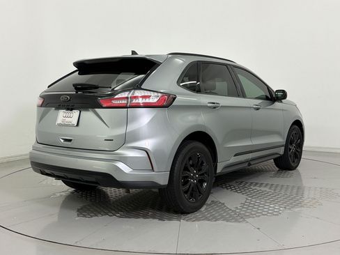 Used 2023 Ford Edge SE w/ Black Appearance Package AWD/4WD image 9