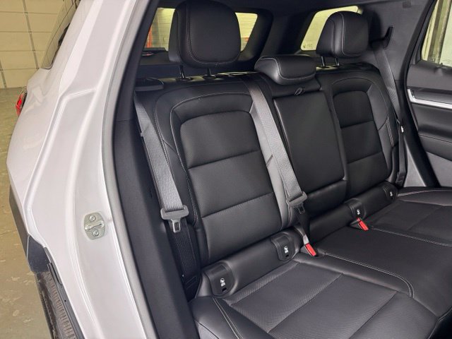 New 2027 GMC Terrain Elevation w/ Elevation Premium Package AWD/4WD image 29