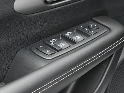 New 2027 Chrysler Pacifica Limited AWD/4WD image 13
