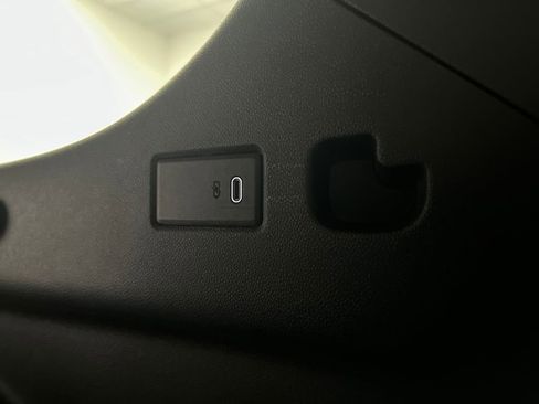 Used 2025 Chevrolet Tahoe LT image 34