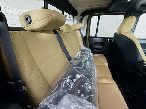 New 2026 Jeep Gladiator Willys AWD/4WD image 25