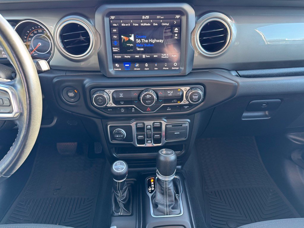 Used 2022 Jeep Wrangler Unlimited Sahara AWD/4WD image 23