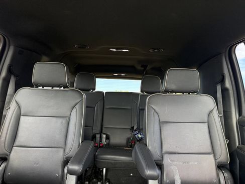 Used 2022 Chevrolet Suburban Premier AWD/4WD image 31