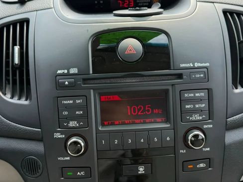 Used 2010 Kia Forte EX FWD image 12
