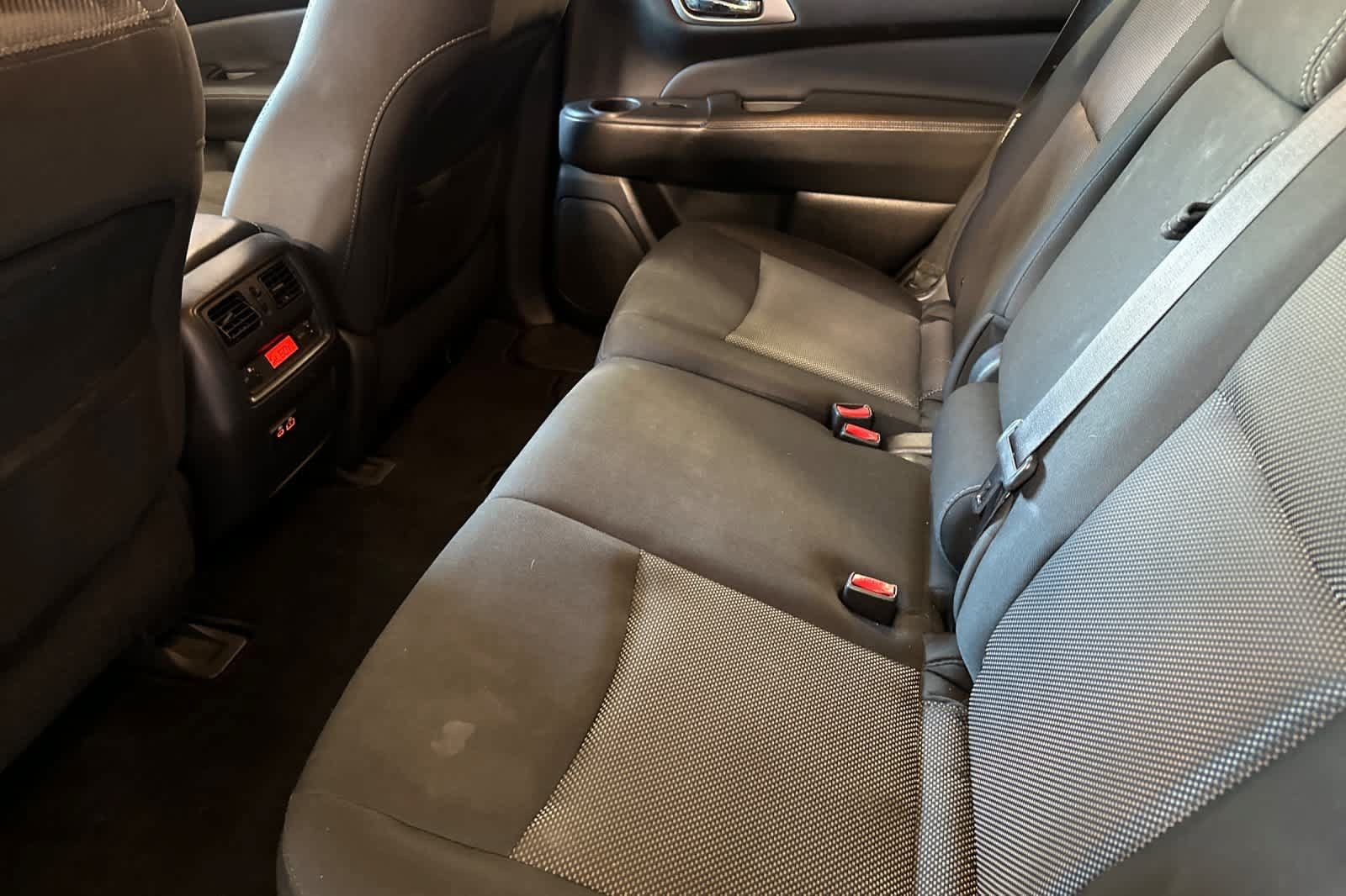 Used 2020 Nissan Pathfinder S AWD/4WD image 5
