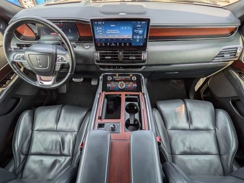 Used 2023 Lincoln Navigator Reserve AWD/4WD image 18
