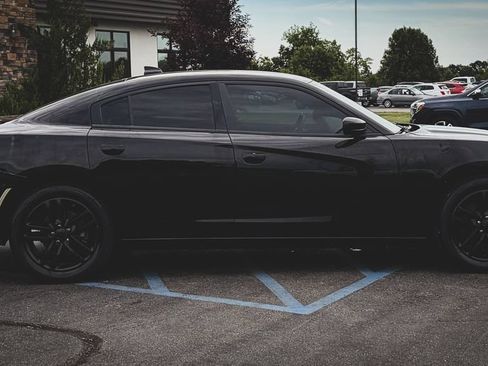 Used 2019 Dodge Charger SXT AWD/4WD image 25