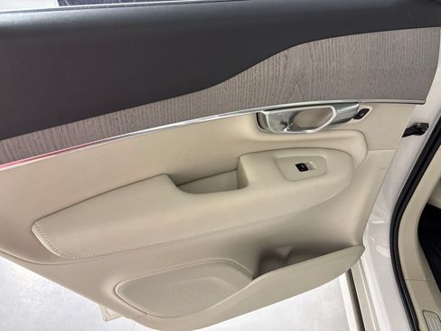 Used 2025 Volvo XC90 B6 Plus w/ Protection Package Premier AWD/4WD image 25