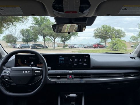 Used 2025 Kia K4 LXS image 34