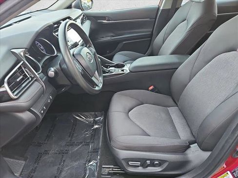 Used 2020 Toyota Camry LE image 16