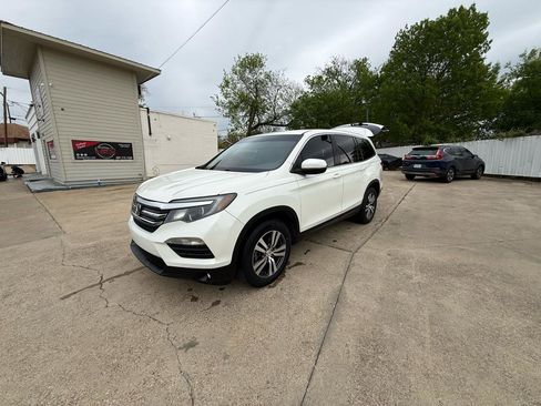 Used 2017 Honda Pilot EX image 1