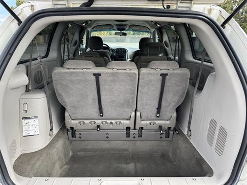 Used 2006 Dodge Grand Caravan SXT image 18