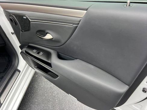 Certified 2024 Lexus ES 300h F Sport w/ Accessory Package (Z2) image 15