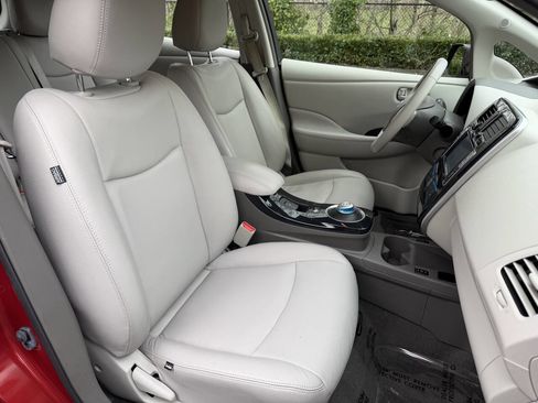 Used 2012 Nissan Leaf SL image 16