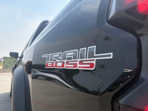 Used 2026 Chevrolet Colorado Trail Boss AWD/4WD image 9