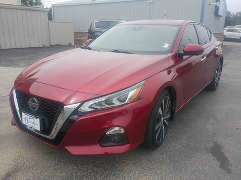 Used 2022 Nissan Altima 2.5 Platinum AWD/4WD image 2