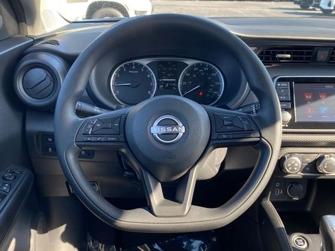New 2025 Nissan Kicks Play S image 19