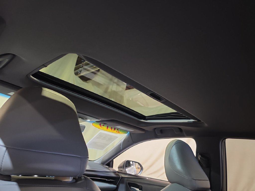 Used 2019 Toyota Avalon XSE w/ All Weather Liner Package FWD image 16