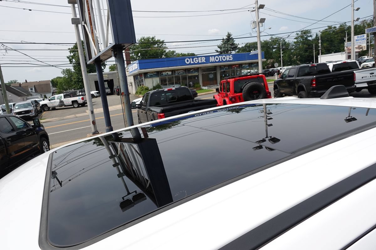Used 2024 RAM 1500 Laramie w/ Night Edition AWD/4WD image 9
