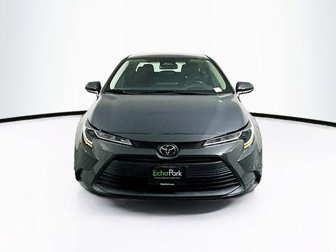 Used 2023 Toyota Corolla LE image 2
