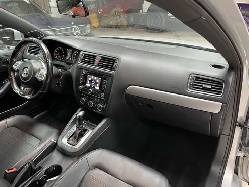 Used 2013 Volkswagen Jetta GLI Autobahn FWD image 11