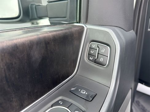 Used 2023 Ford F350 Lariat w/ Lariat Ultimate Package image 21