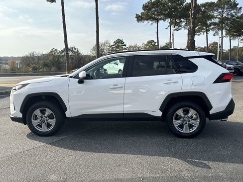 Used 2025 Toyota RAV4 XLE image 7