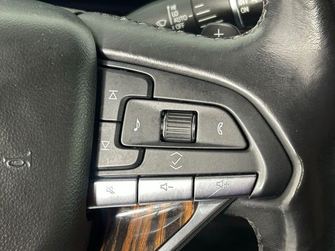Used 2021 Cadillac Escalade ESV Premium Luxury AWD/4WD image 33