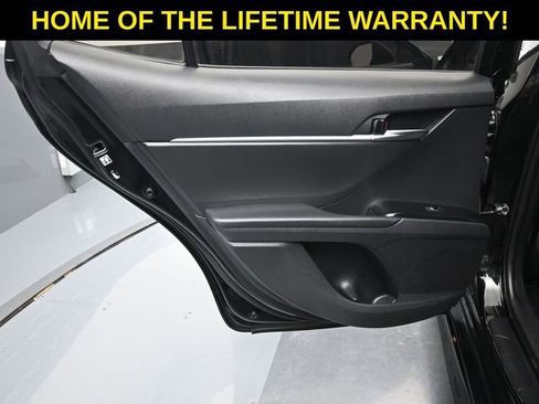 Used 2019 Toyota Camry SE image 36