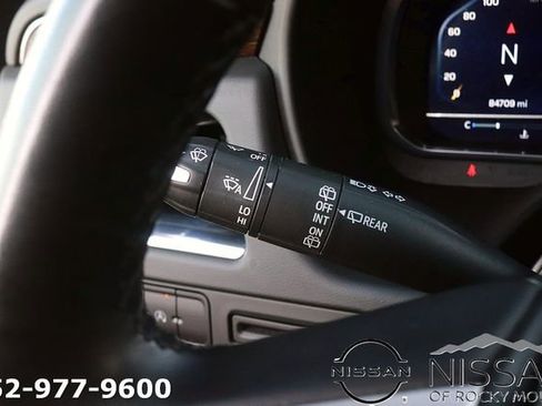 Used 2023 Chevrolet Suburban Premier RWD image 27