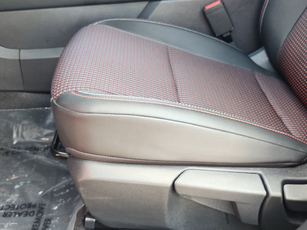 Used 2026 Nissan Kicks SR w/ SR Premium Package FWD image 25