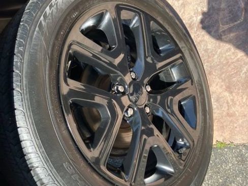 Used 2018 Jeep Renegade Altitude w/ Advanced Technology Group FWD image 28