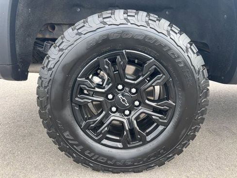 Used 2024 Chevrolet Silverado 1500 ZR2 w/ Technology Package image 23