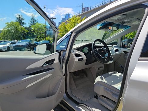 Used 2020 Chevrolet Bolt Premier w/ Infotainment Package image 22