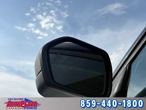 Used 2025 Ford Explorer Active AWD/4WD image 14