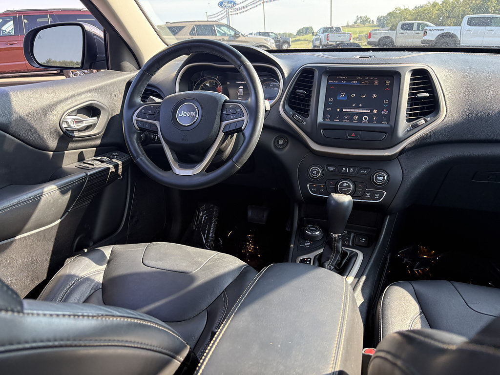 Used 2016 Jeep Cherokee Limited AWD/4WD image 24