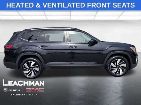 Used 2026 Volkswagen Atlas SE AWD/4WD image 2