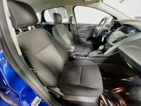 Used 2018 Ford Focus SE w/ SE Appearance Package FWD image 25