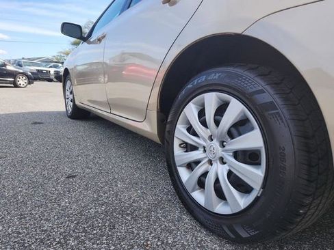 Used 2013 Toyota Corolla LE image 22