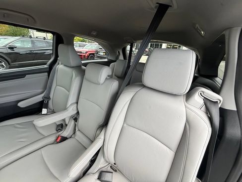 Used 2023 Honda Odyssey EX-L image 16