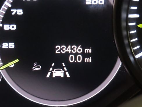 Certified 2023 Porsche Cayenne Turbo S AWD/4WD image 19
